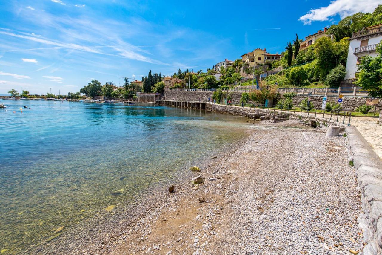 Beautiful Apartment House On The Seaside Ika Esterno foto